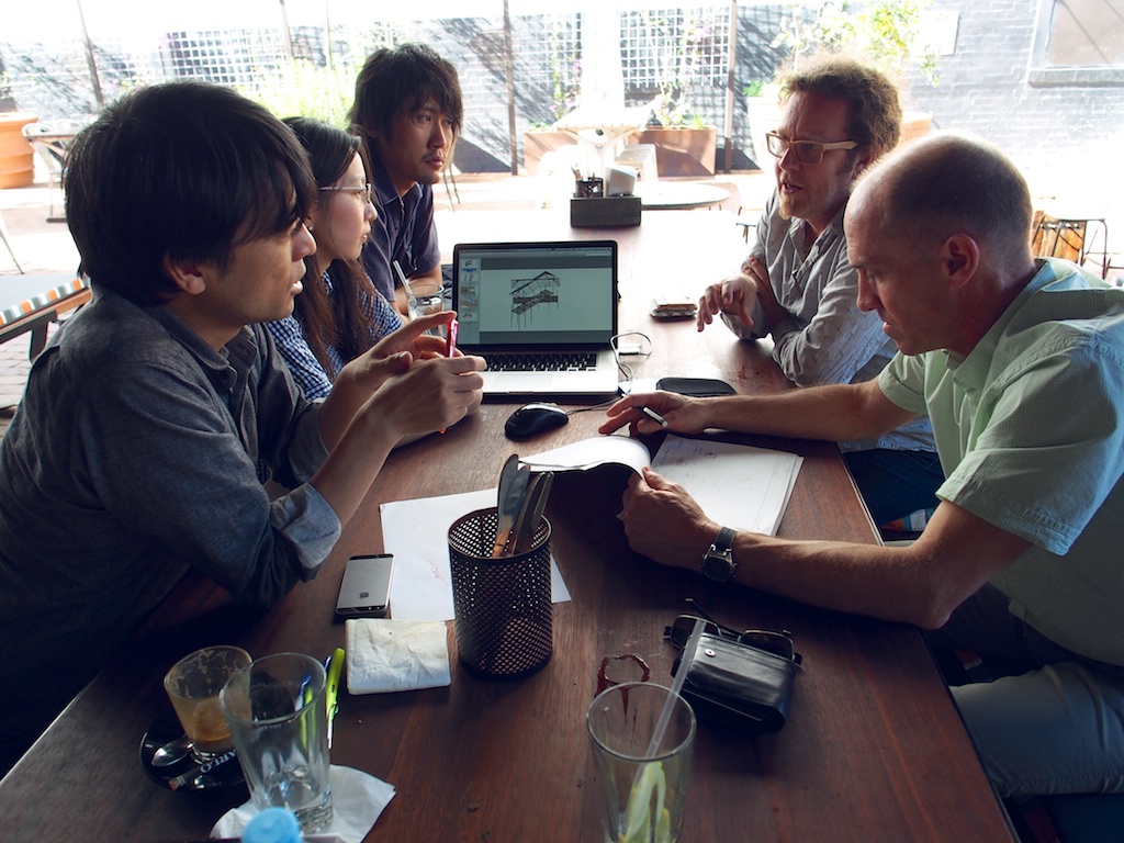 The team discuss the engineering with Rod Bligh.